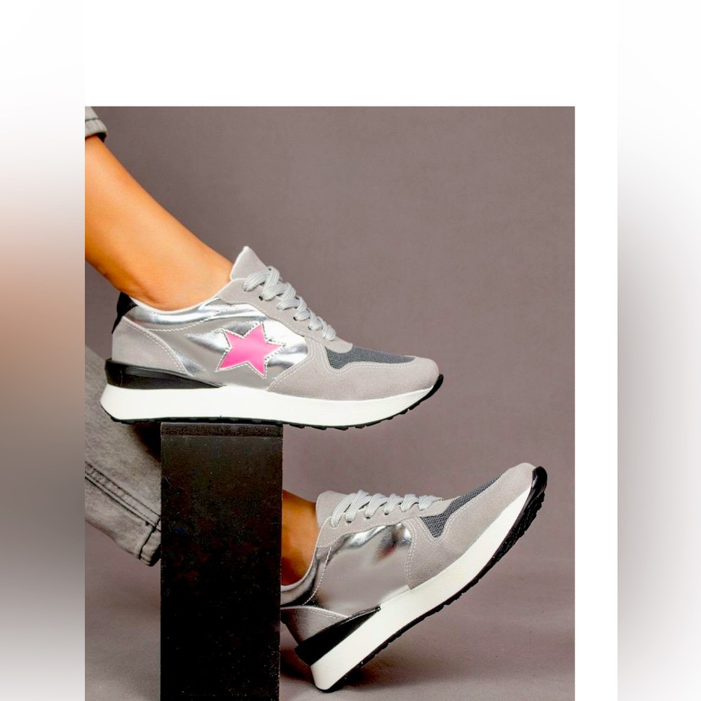 Women’s fashion star sneakers. Silver with pink star.
